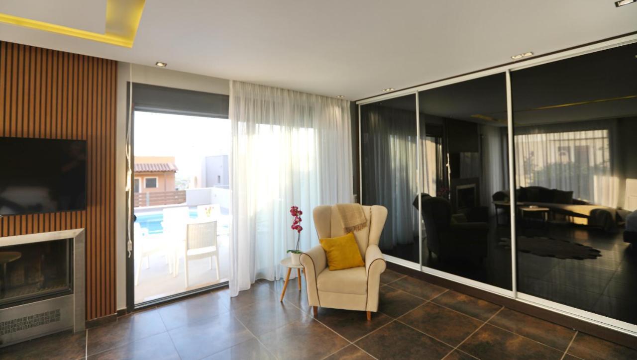 Heaven Horizon Villa Karianí Exterior foto