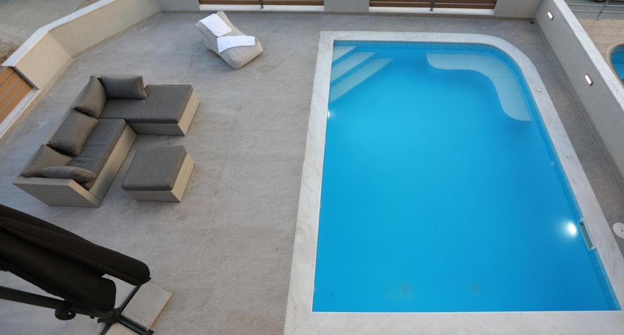 Heaven Horizon Villa Karianí Exterior foto