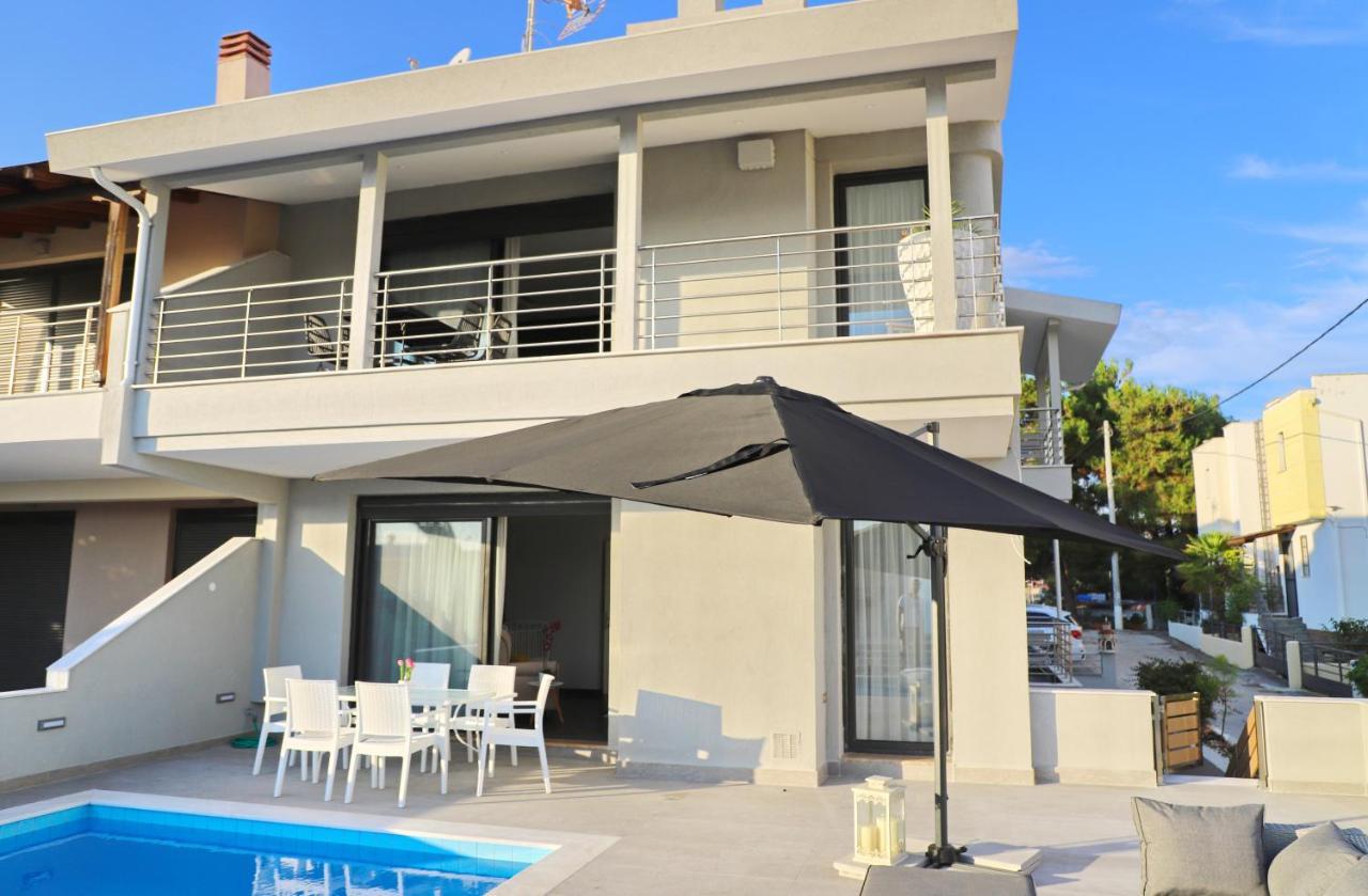 Heaven Horizon Villa Karianí Exterior foto