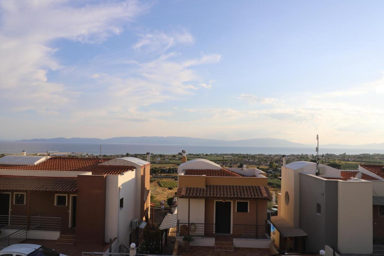 Heaven Horizon Villa Karianí Exterior foto